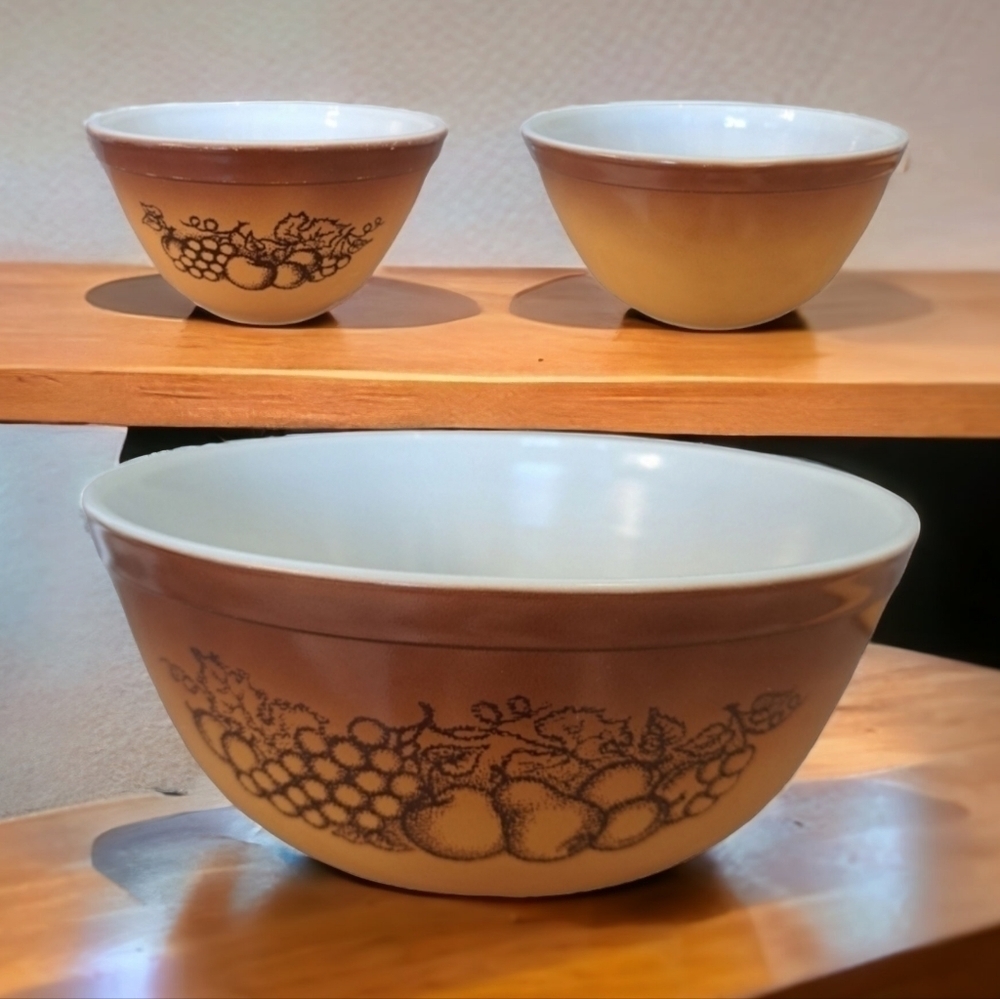 Pyrex vintage set of 3 bowls by corning N.Y USA 403 2.5 L 402 1.5 L 401 750 ml
